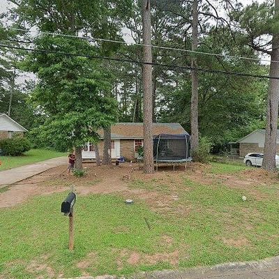 8208 Saxon Ct, Jonesboro, GA 30238