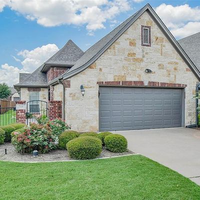 718 N Avalon Ct, Granbury, TX 76048