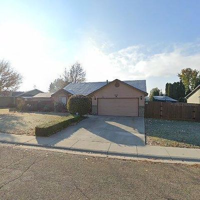 7837 Arlington Dr, Nampa, ID 83687