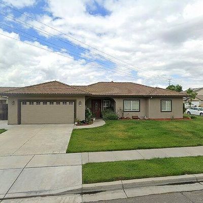 917 Zina Ln, Turlock, CA 95380