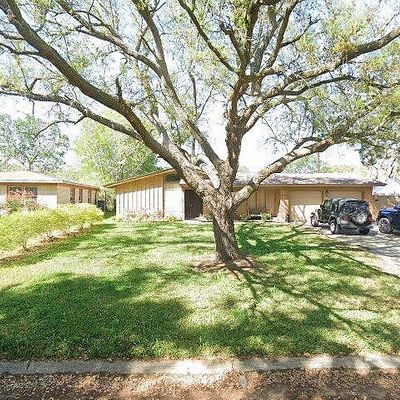 106 Oakridge Dr, Hitchcock, TX 77563