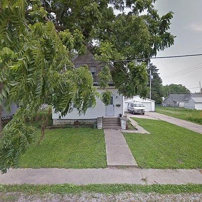 109 1 St St, Charleston, IL 61920