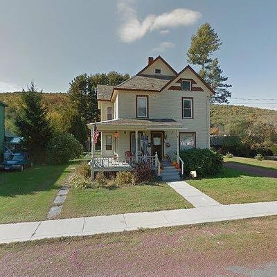 11 Madison St, Granville, NY 12832