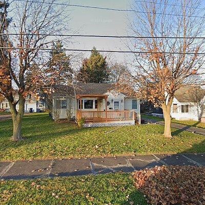 112 Rose Dr, Newark, NY 14513