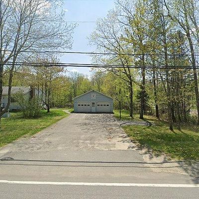 1 E Pittston Rd, Pittston, ME 04345