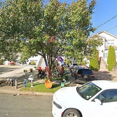 102 Churchill Ave, Staten Island, NY 10309