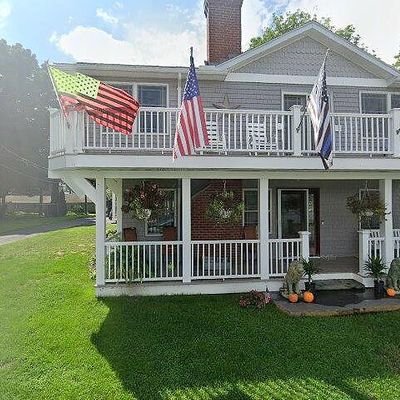 129 Riverbank Rd, Northampton, MA 01060