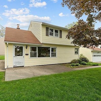 129 Thomas Dr, Paramus, NJ 07652