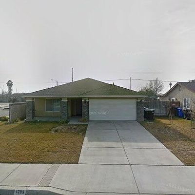 1299 Hoover Way, Hanford, CA 93230