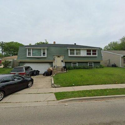 134 Golfview Ln, Carpentersville, IL 60110