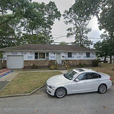 12 Bennett Ave, East Islip, NY 11730