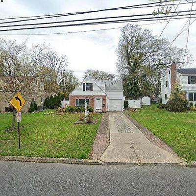 125 W Maple Ave, Moorestown, NJ 08057