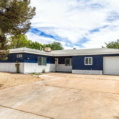 1610 Country Club Cir, Las Cruces, NM 88001