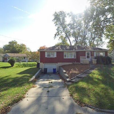 17 Dakota Dr, Decatur, IL 62526