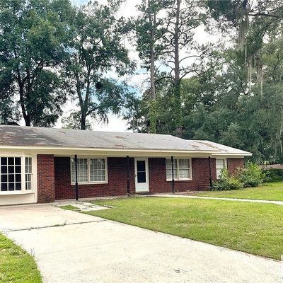 17 Hillyer Dr, Savannah, GA 31406