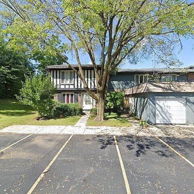 17 Pioneer Park Pl, Elgin, IL 60123