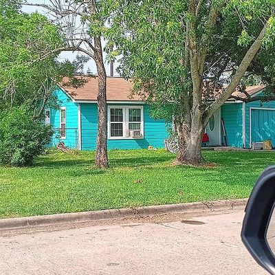 1713 N Avenue H, Freeport, TX 77541