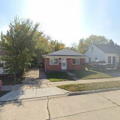 17622 Ivanhoe St, Roseville, MI 48066