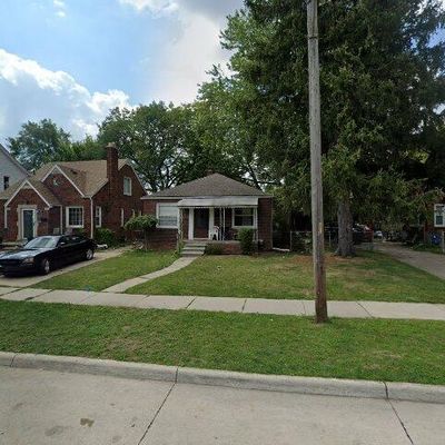 14722 Lydia Ave, Eastpointe, MI 48021