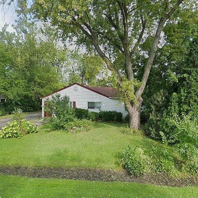 15 Johnathan Rd, Lake Zurich, IL 60047