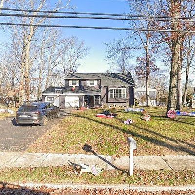 20 Woodmere Dr, Eatontown, NJ 07724