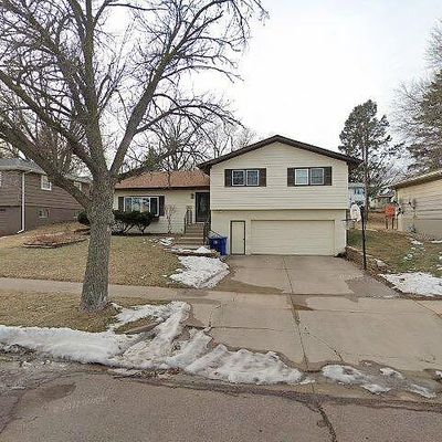 2013 S Hawthorne Ave, Sioux Falls, SD 57105