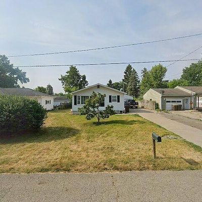 208 Lindy Ave, Eaton Rapids, MI 48827