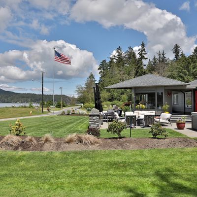 213 Cornet Bay Rd, Oak Harbor, WA 98277