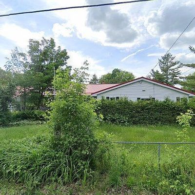 18 Maple St, Norfolk, NY 13667