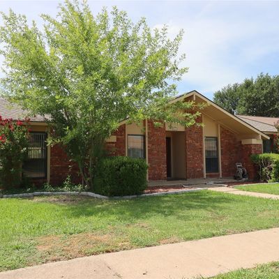 1812 Clear Creek Ln, Carrollton, TX 75007