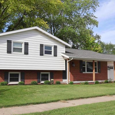 1858 Gary Ln, Green Bay, WI 54303