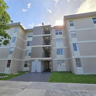 1875 W 56 Th St #301, Hialeah, FL 33012