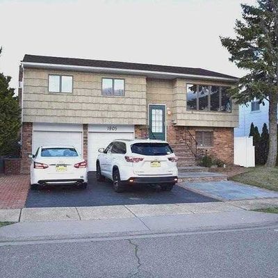 1905 Allison Dr, North Bellmore, NY 11710