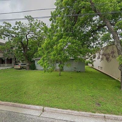 242 W Fannin St, La Grange, TX 78945