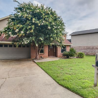 2643 Broadwater Dr, Gulfport, MS 39507