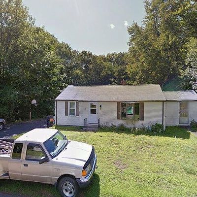 22 Carleton Rd, Rochdale, MA 01542