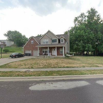 2222 Sierra Dr, Pekin, IL 61554