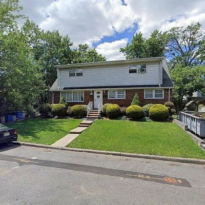 23 Davis Dr, Lodi, NJ 07644