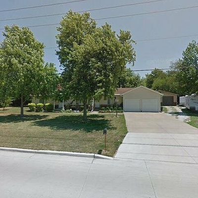 230 S Henderson St, Mt Zion, IL 62549