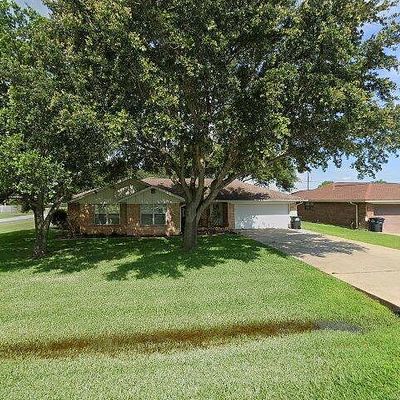 301 Pheasant Dr, Victoria, TX 77905