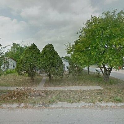 301 W Avenue C, Robstown, TX 78380