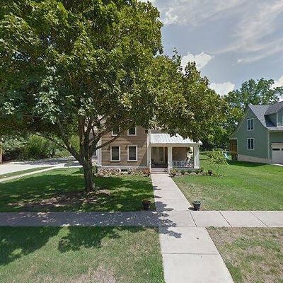 303 S 1 St St, West Dundee, IL 60118