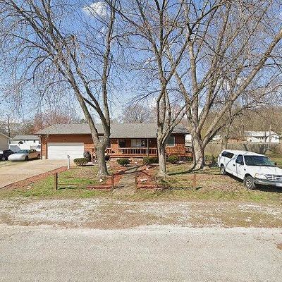 315 Woodland Ave, Wood River, IL 62095