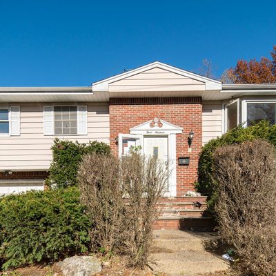 319 Thompson Ave, Englewood, NJ 07631