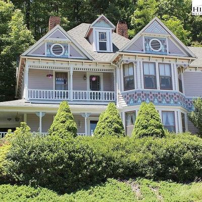 326 Green St, Blowing Rock, NC 28605