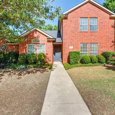 329 Fox Hollow Dr, Red Oak, TX 75154