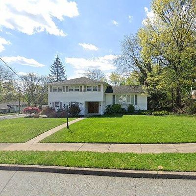 33 Kossuth Pl, Wayne, NJ 07470