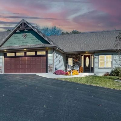 33042 Cardinal Trl, Burlington, WI 53105