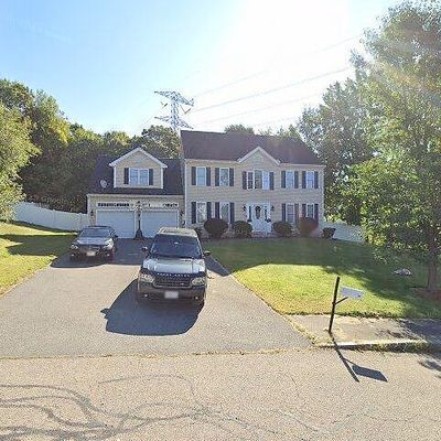 28 Worcester Pl, Holbrook, MA 02343