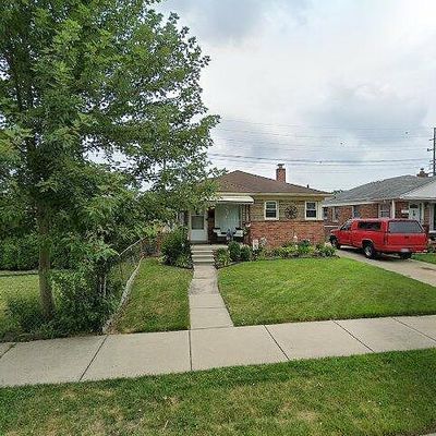 29738 Taylor St, Saint Clair Shores, MI 48082